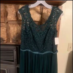 David’s Bridal juniper bridesmaid dress Size 14